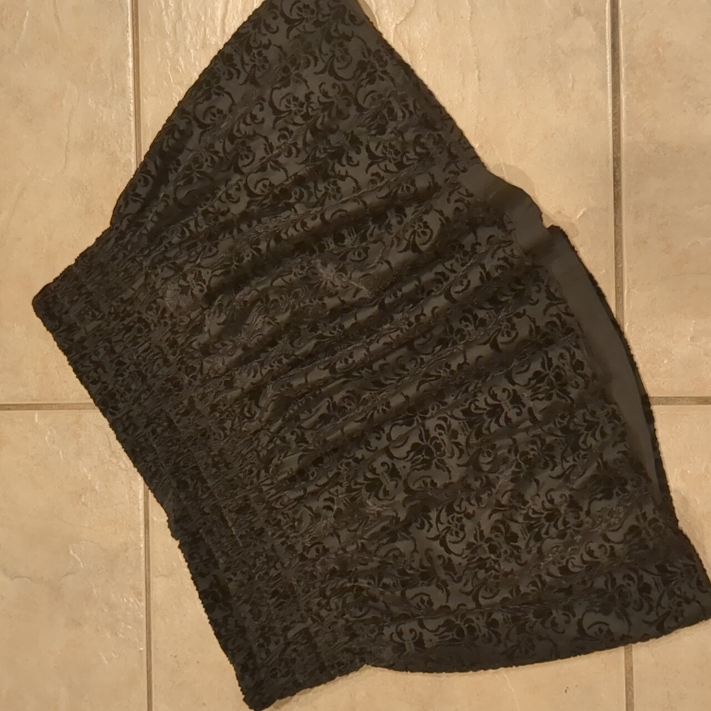 Kimchi Blue Black Velvet Embossed Mini Skirt Size Large